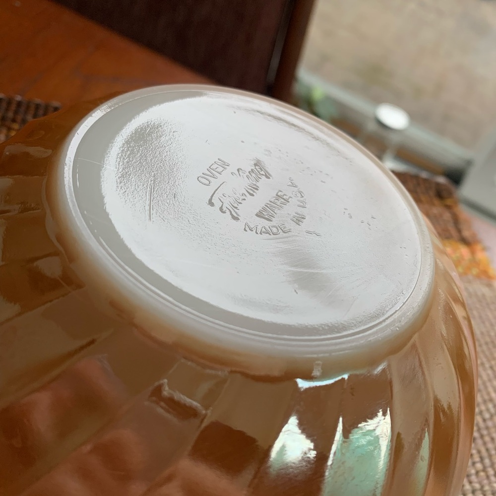 Vintage Fire King Peach Lustre Milk Glass Bowl - Picture 3 of 5